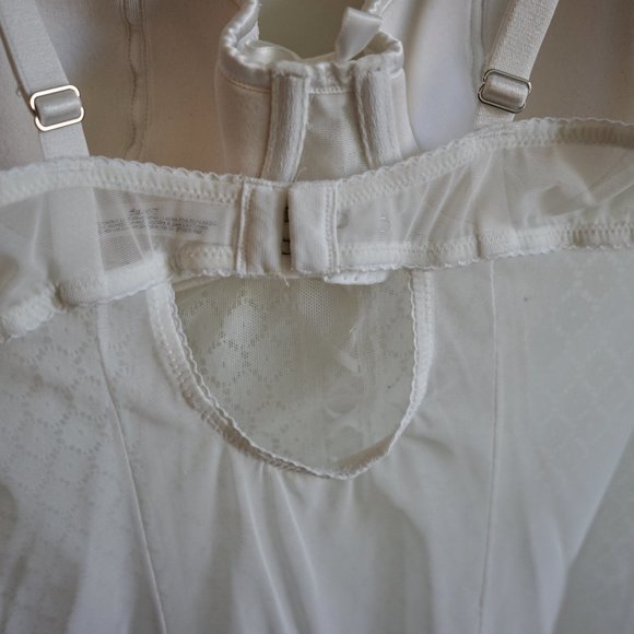 Victoria's Secret Bridal Bustier Size 34B - Picture 8 of 11